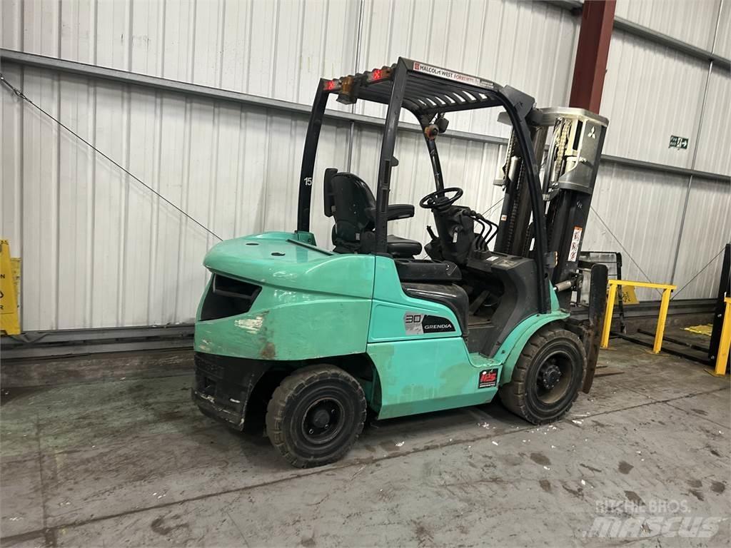 Mitsubishi FD30NT Diesel Forklifts