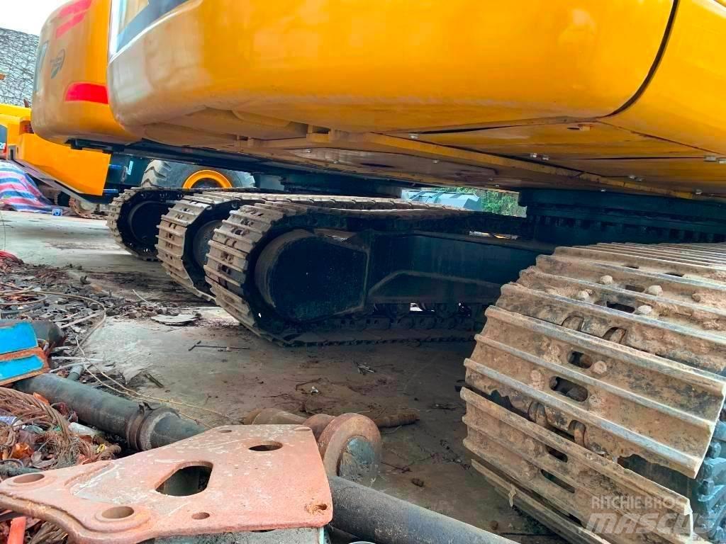 Carter 320D2 Crawler Excavators