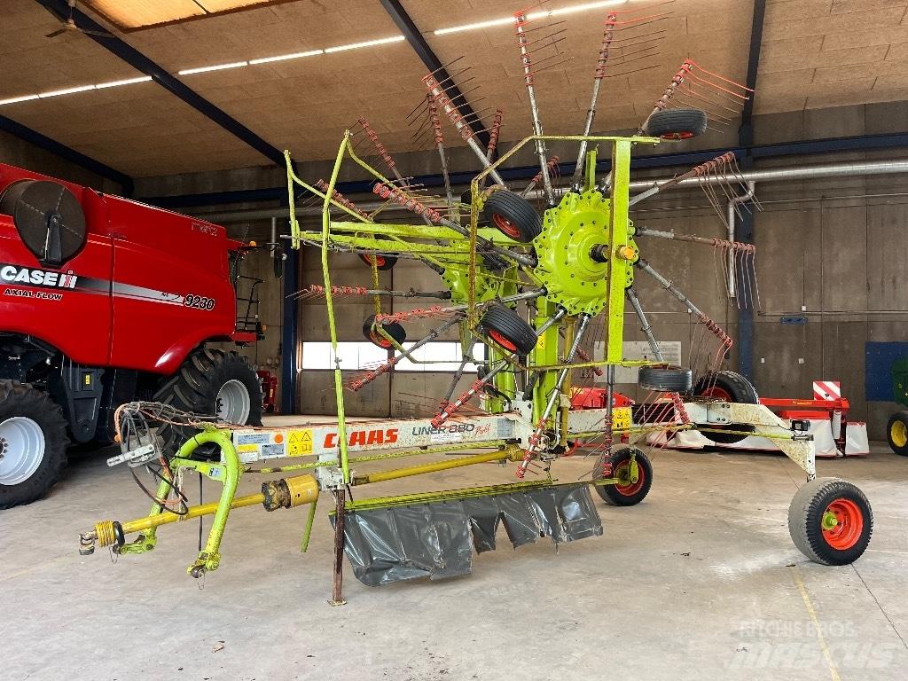 CLAAS Liner 880 L Rakes and tedders