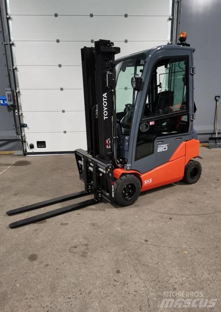 Toyota 8FBMK20T Electric Forklifts