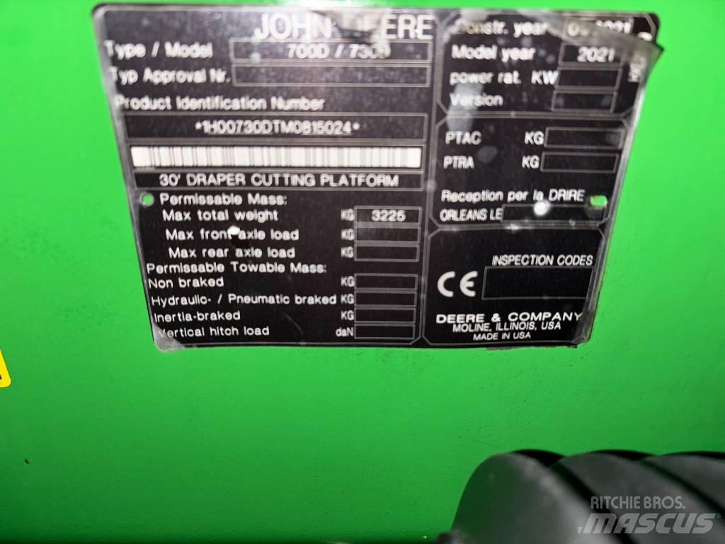 John Deere T670I 4WD Combine Harvesters