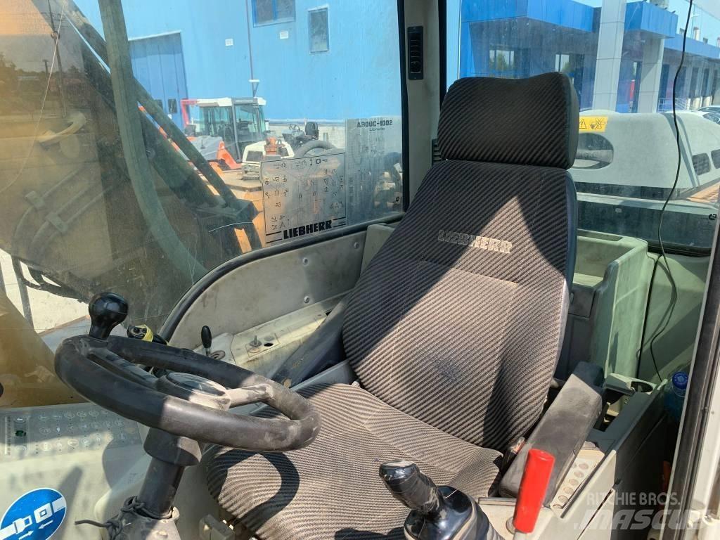 Liebherr A 900 C Wheeled Excavators
