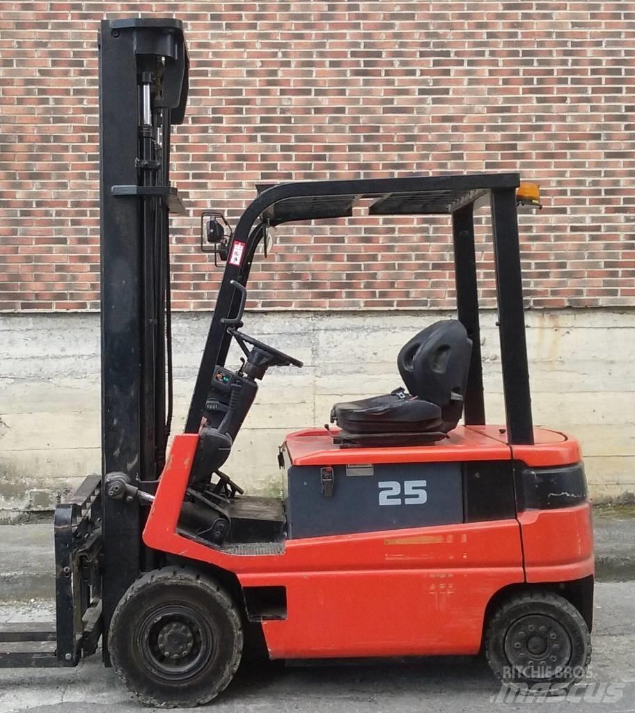 Toyota FBMF25 Electric Forklifts