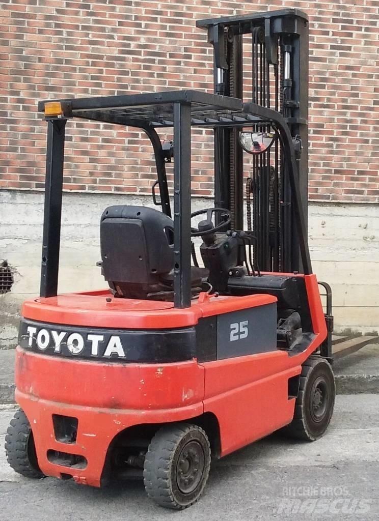 Toyota FBMF25 Electric Forklifts