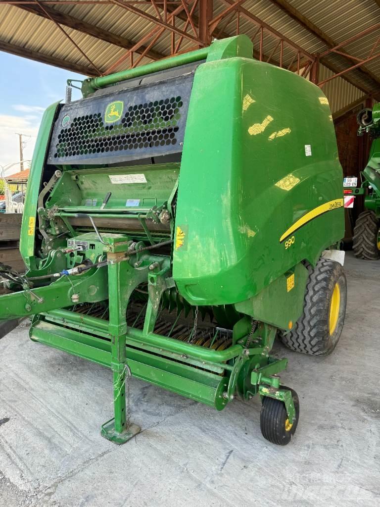 John Deere 990 Round Balers