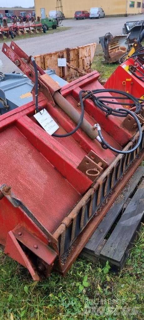  Dunn 900 Sand And Salt Spreaders