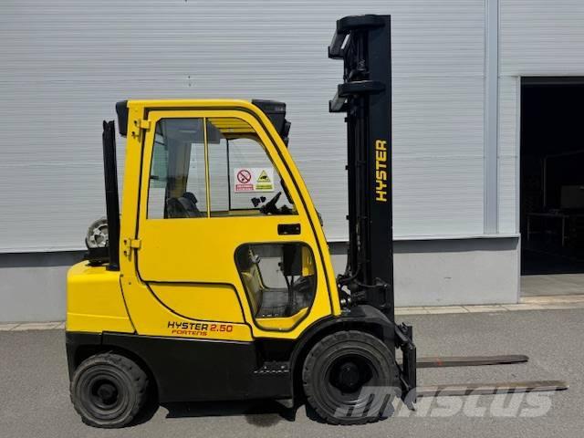 Hyster H2.5FT LPG trucks