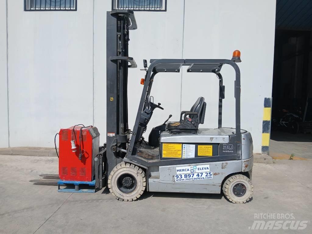 Nissan GQ02 L 30 CU Electric Forklifts