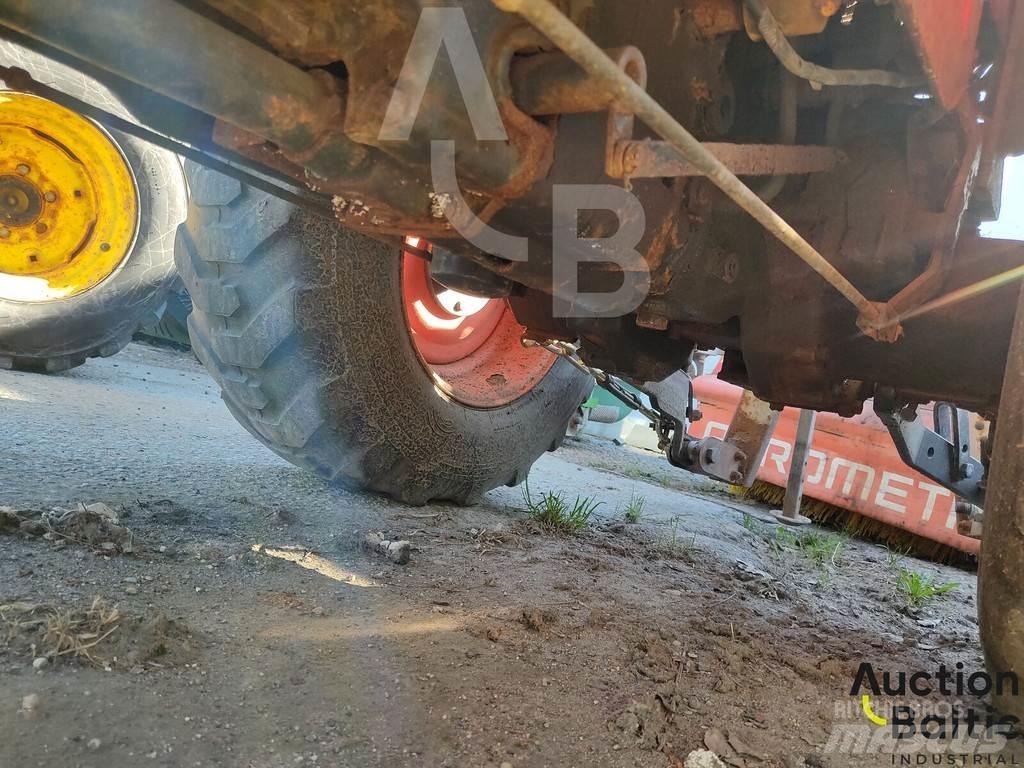 Kioti CK 2810 Tractors