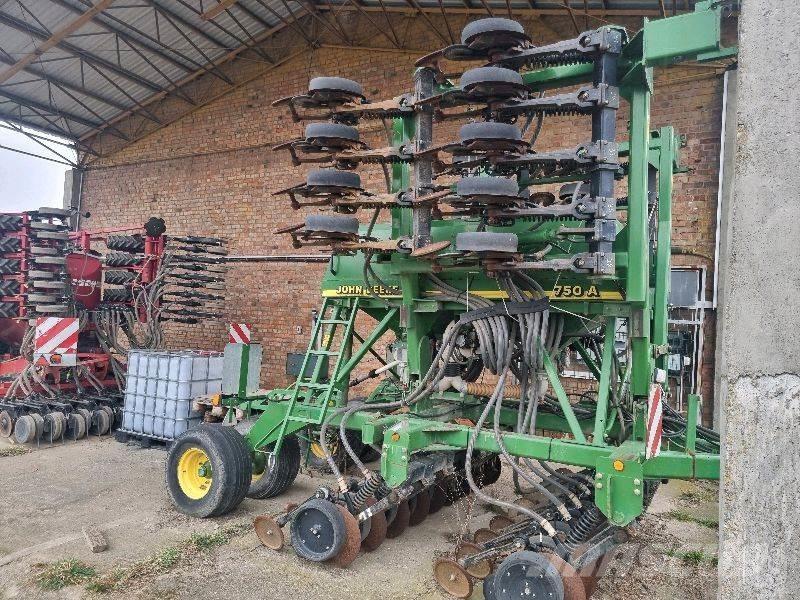 John Deere 750 A Farm Drills