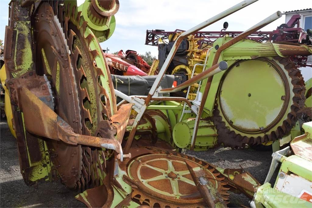 CLAAS RU 450 Combine Attachments