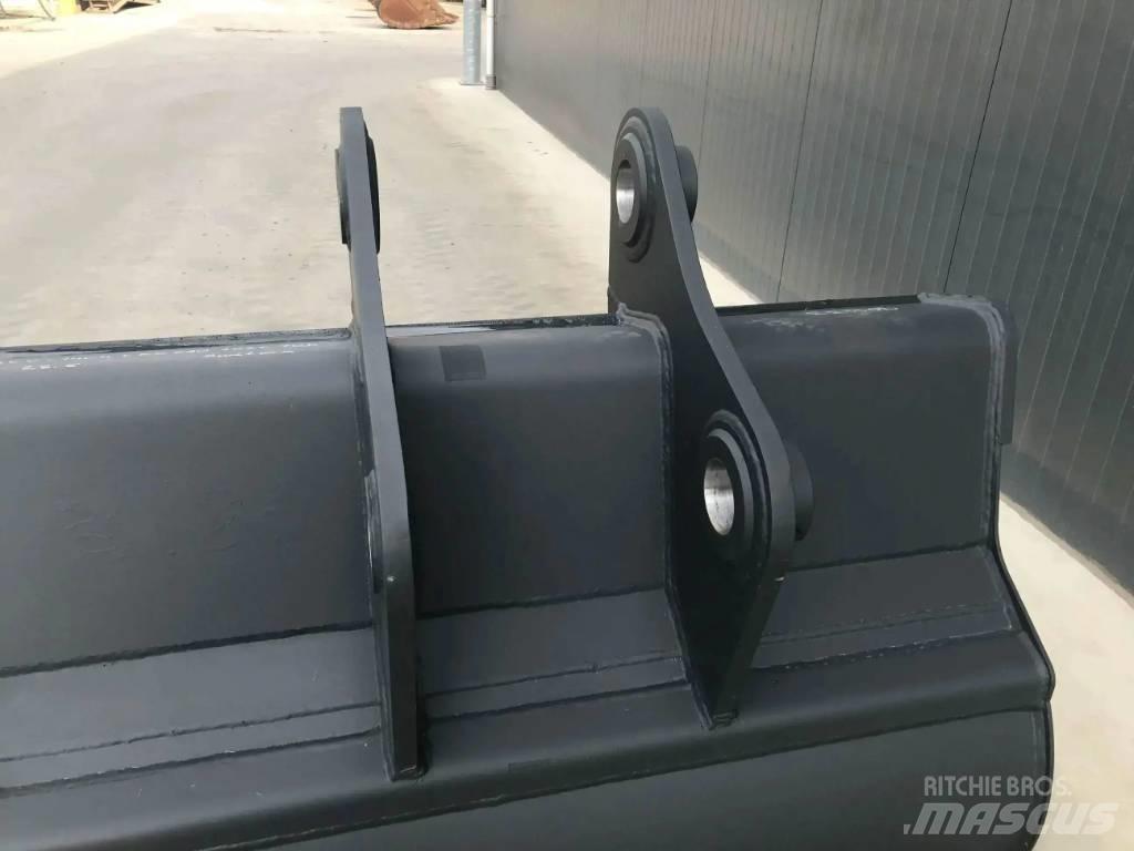 Volvo EC220 Buckets