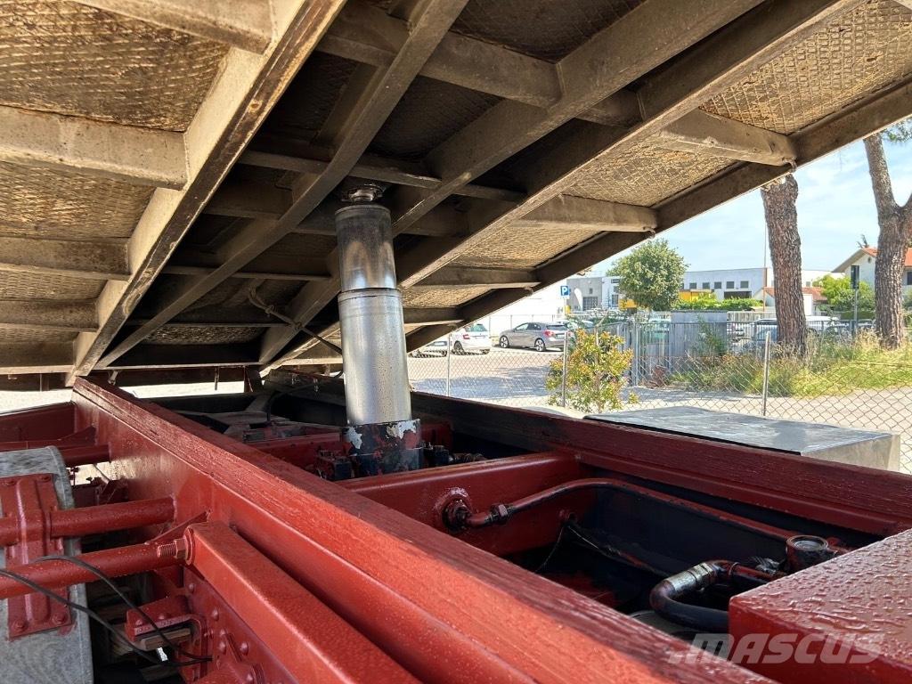Iveco 120E18K Flatbed Trucks