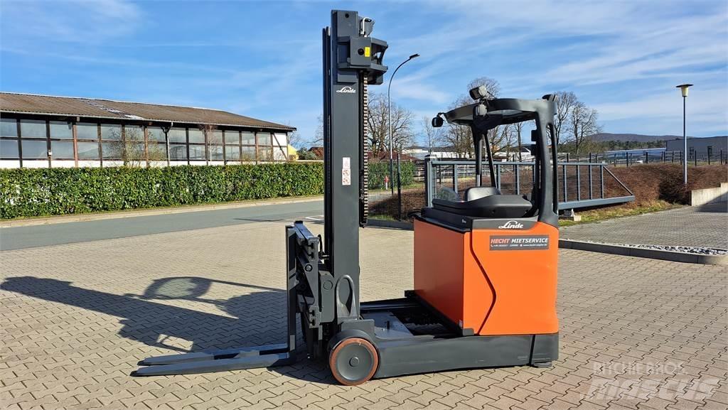 Linde R20 Reach trucks