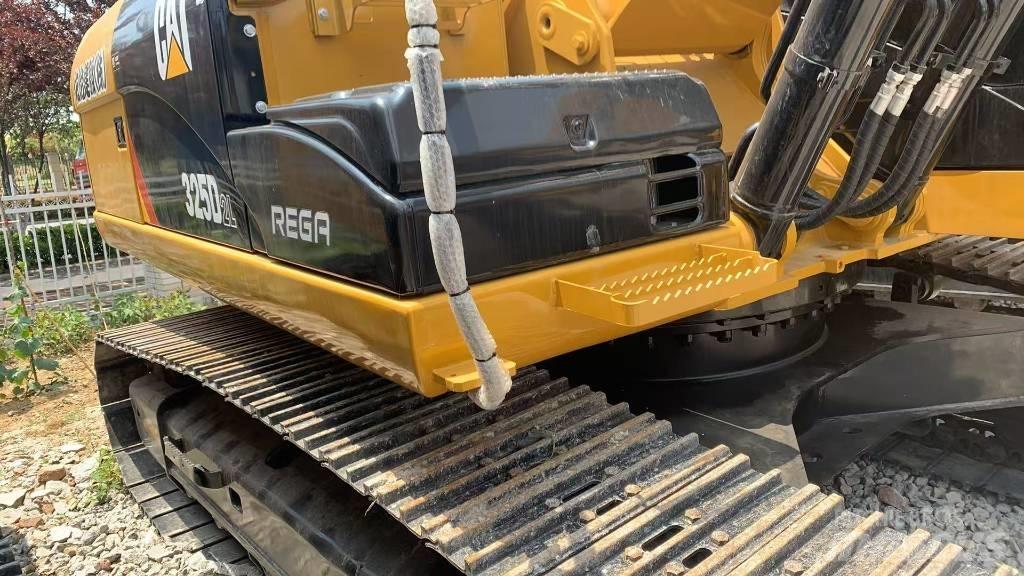 CAT 325 Crawler Excavators