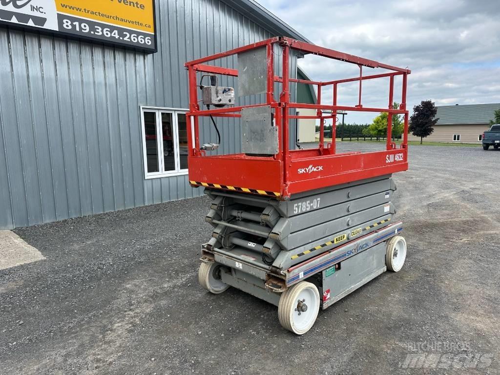 SkyJack SJ 4632 Scissor Lifts