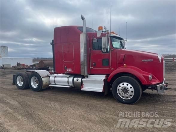 Kenworth T800 Conventional Trucks / Tractor Trucks