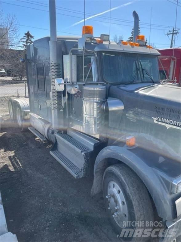 Kenworth W900 Conventional Trucks / Tractor Trucks