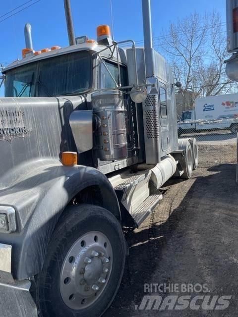 Kenworth W900 Conventional Trucks / Tractor Trucks