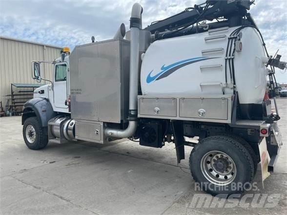Peterbilt 348 Vacuum Trucks