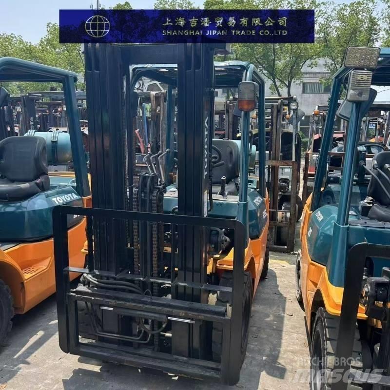 Toyota 25 Diesel Forklifts