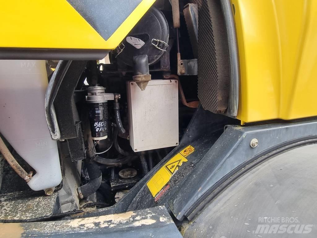 Komatsu WA 80-5 Wheel Loaders