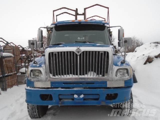International 4600 Flatbed Trucks