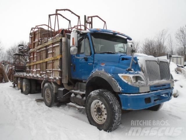 International 4600 Flatbed Trucks