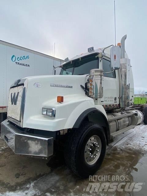 Western Star 4900SB Conventional Trucks / Tractor Trucks
