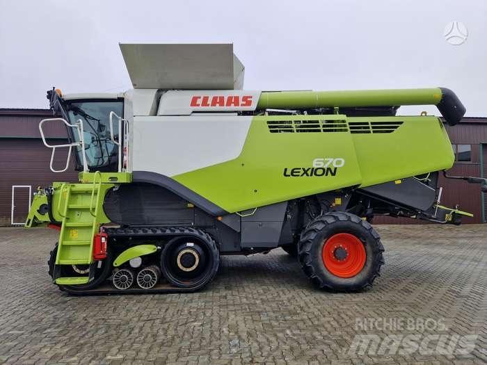 CLAAS Lexion 670 TT Combine Harvesters