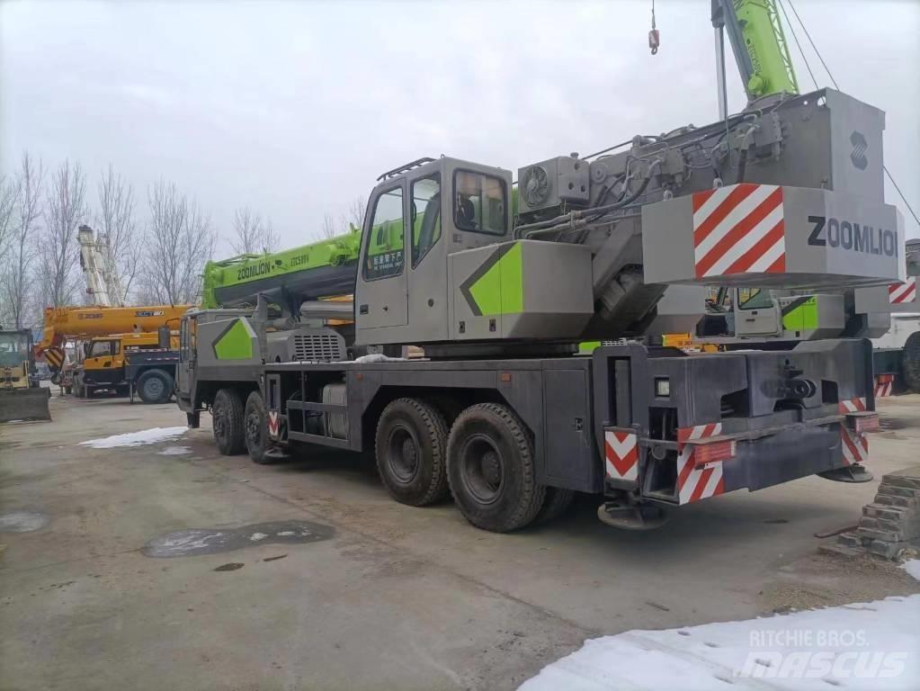 Zoomlion ZTC 500 V Mobile and all terrain cranes