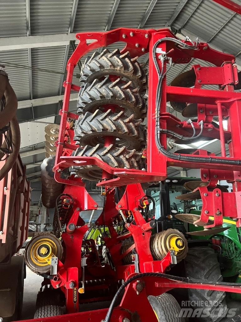 Horsch Focus 6 TD Farm Drills
