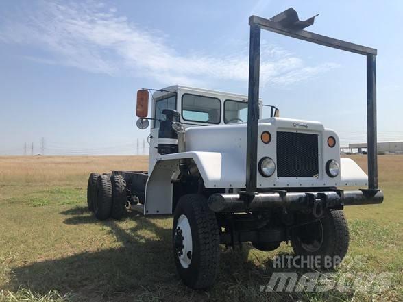 Diamond T M13 Cab & Chassis Trucks
