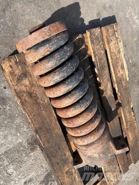 CAT 325 C NAPINACZ Tracks, chains and undercarriage