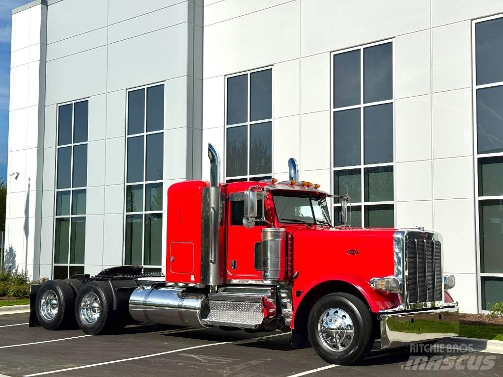 Peterbilt 389 Conventional Trucks / Tractor Trucks