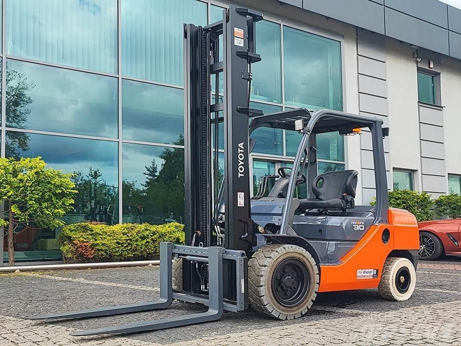 Toyota 02-8FDF30 Diesel Forklifts