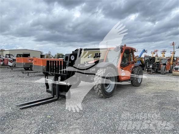 JLG 742 Telescopic Handlers