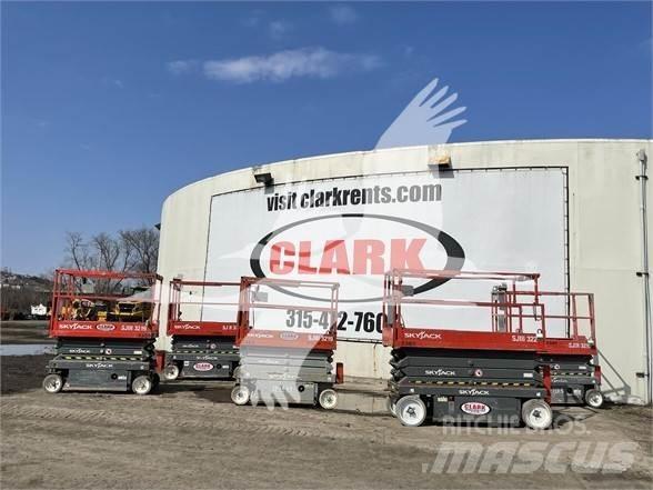 SkyJack SJ3219 Scissor Lifts