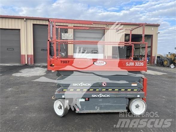 SkyJack SJ3226 Scissor Lifts