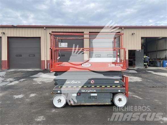 SkyJack SJ3226 Scissor Lifts