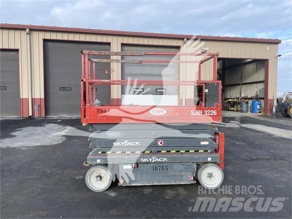 SkyJack SJ3226 Scissor Lifts