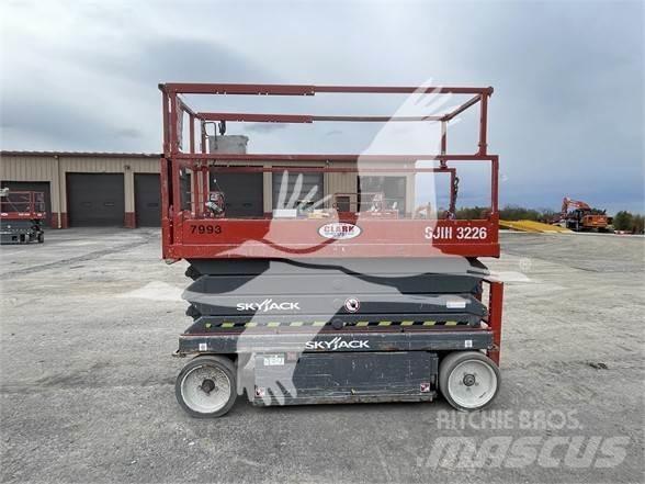 SkyJack SJ3226 Scissor Lifts