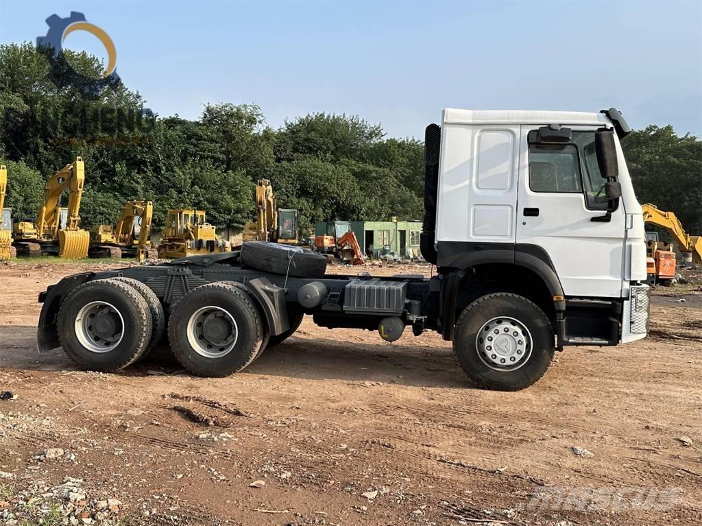 Howo 371HP Conventional Trucks / Tractor Trucks
