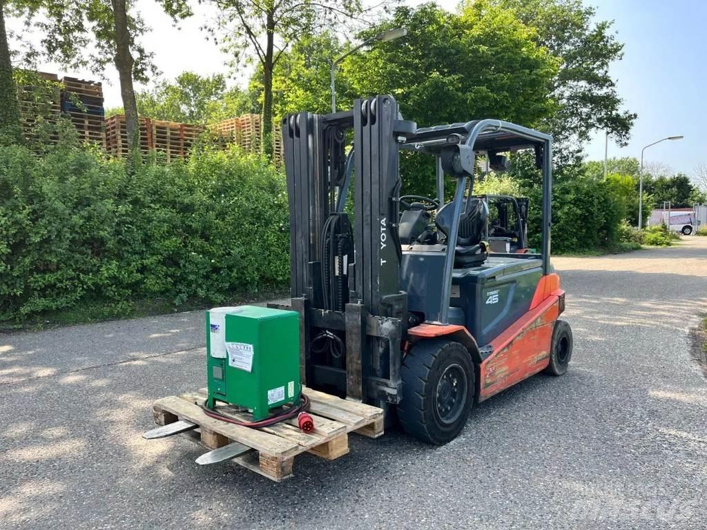 Toyota 8FBMT45 Electric Forklifts