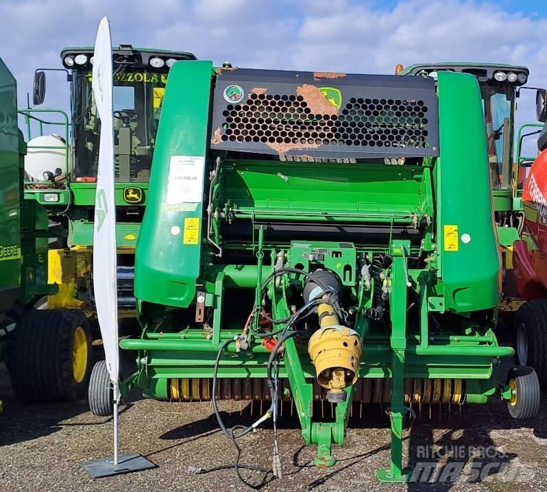 John Deere 960 Round Balers