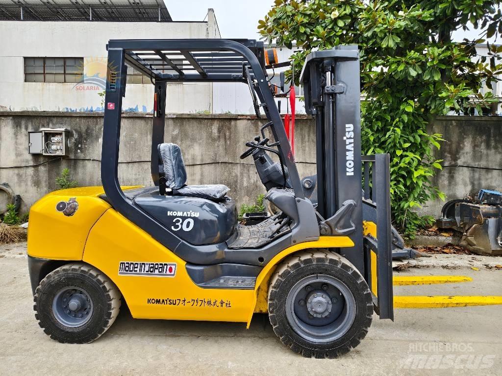 Komatsu FD 30 T-17 Diesel Forklifts