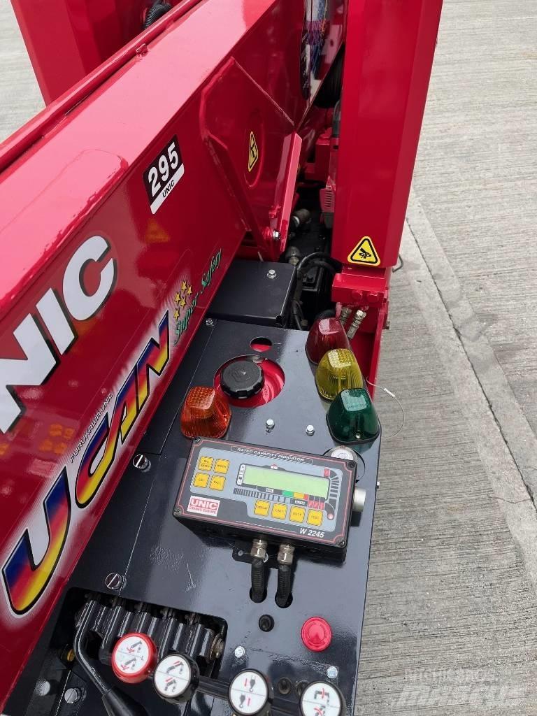 Unic URW 295 Mini cranes