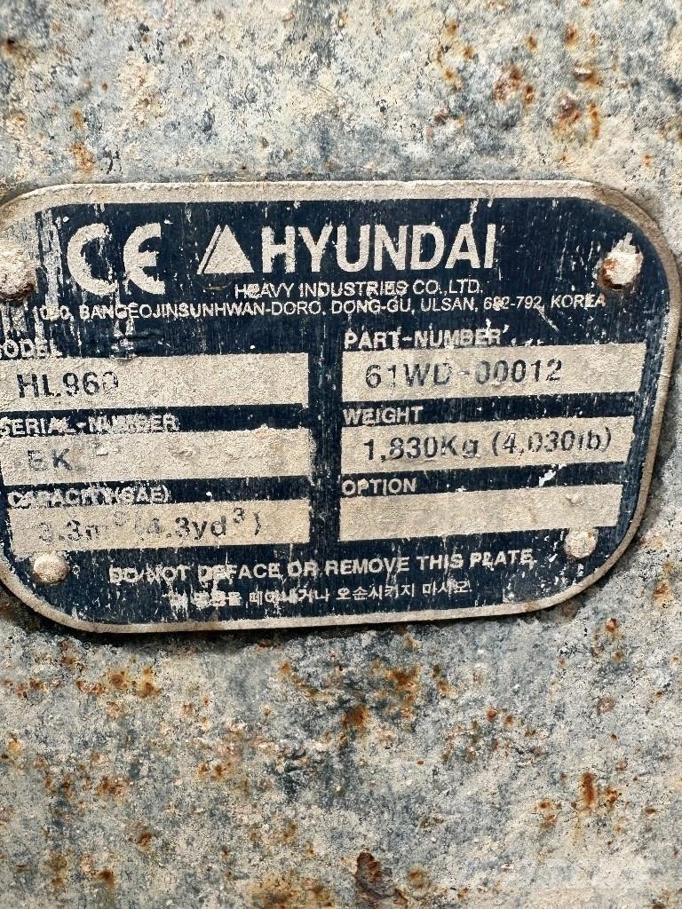 Hyundai HL 960 Wheel Loaders