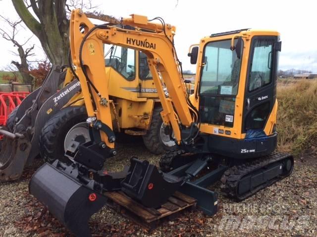Hyundai R25 AK Mini Excavators <7t (Mini Diggers)