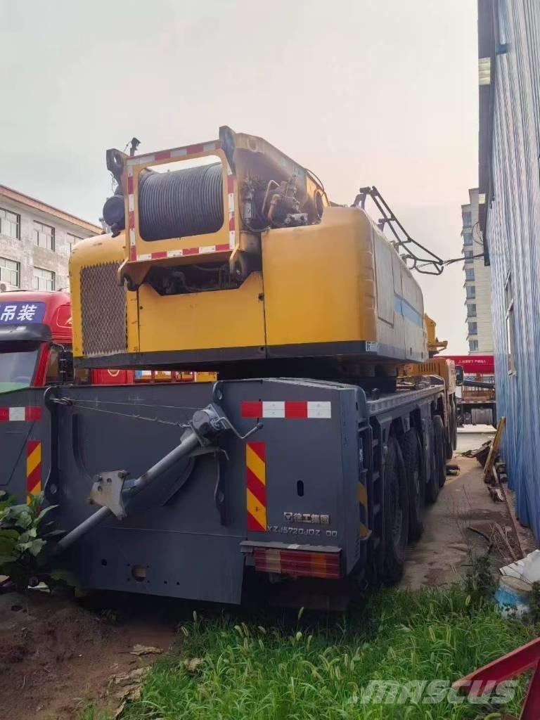 XCMG XCA300 Mobile and all terrain cranes